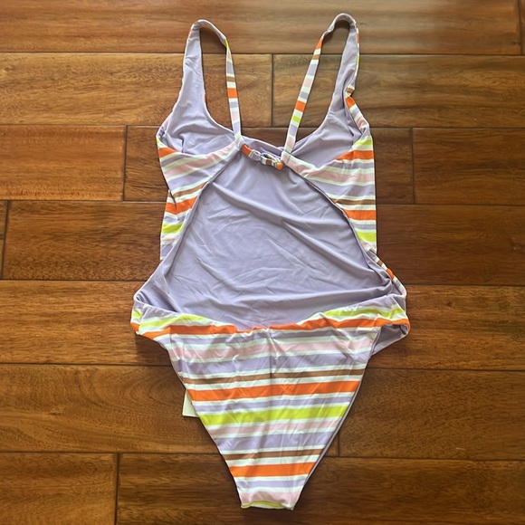 NWT Roxy Surf.Kind.Kate. Reversible One-Piece Swimsuit Size XXL - Picture 10 of 10